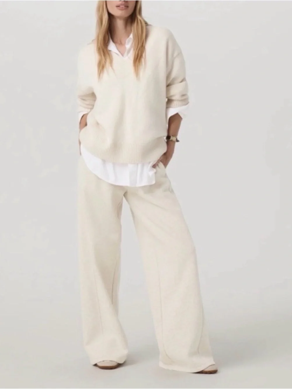 Vuori Porcelain Émilie Cashmere Oversized V-Neck